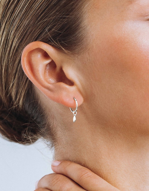 SAINT VALENTINE - Indi Mini Hoops - Silver - ICONIC EXCLUSIVE