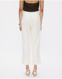 Minima Esenciales - Leland Skinny Leg Pleat Detail Pants