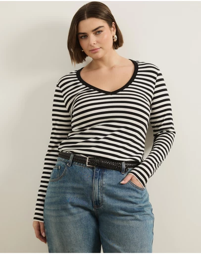 Atmos&Here Curvy - Deep V-Neck Long Sleeve T-Shirt