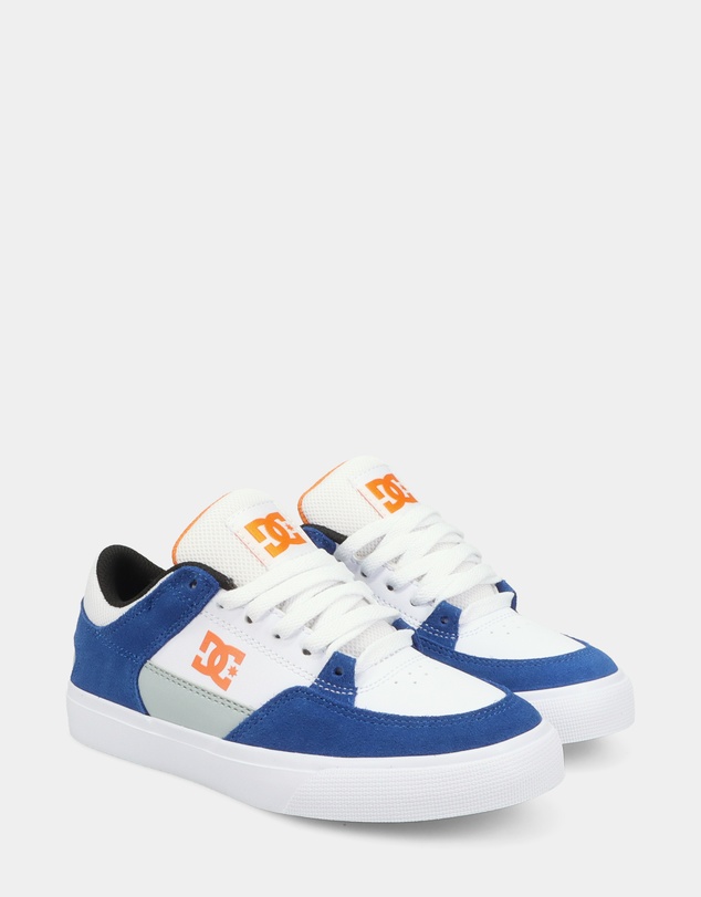 DC Shoes - Boys 8 to 16 Onyx Skate Shoes