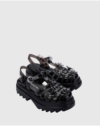 Melissa - Melissa Possession Platform + Susan Fang
