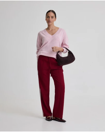 Oxford - Astrid V Neck