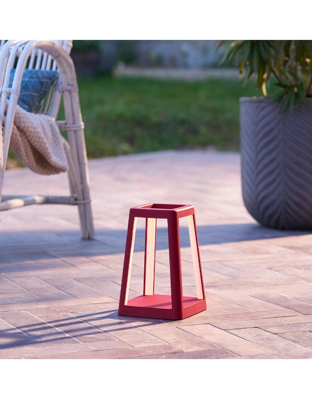 Lexon - Lexon Lantern Portable Lamp With Built-In Wireless Charger - Red