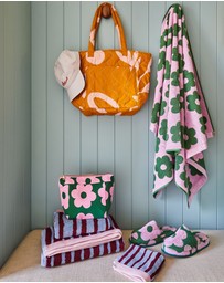 Mosey Me - Floral Dreams Quilted Bag