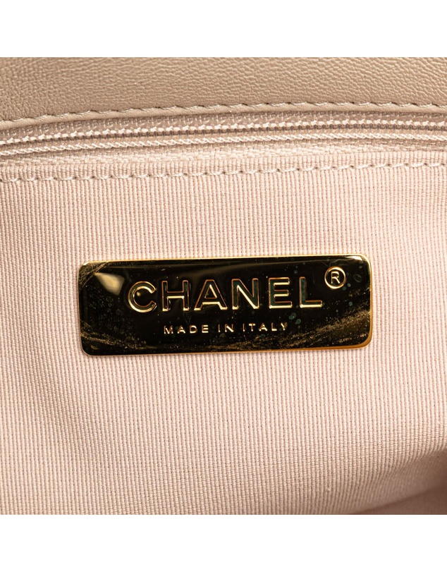 Pre-Loved by Azura Reborn - Pre-Loved chanel Chanel 22 Quilted Lambskin Shoulder Bag