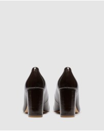 Nine West - Victors