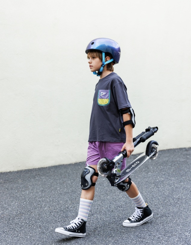Micro Scooters - Micro Sprite Silverchrome 2 Wheel Folding Scooter with LED wheels