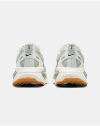 Nike - Vomero 18 - Men's