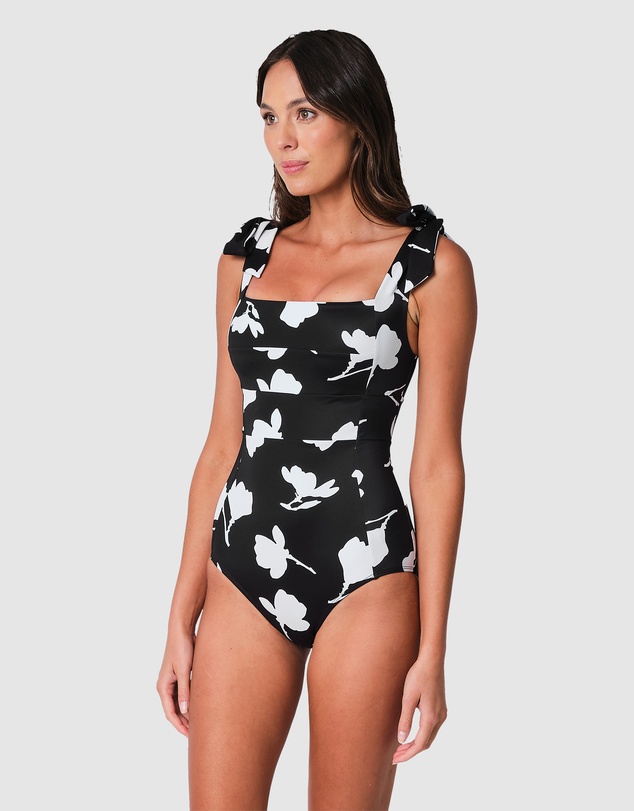 UNE PIECE - Classic Square Neck One Piece Swimsuit