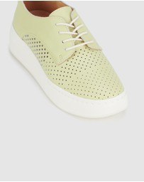 Rollie - Derby City Punch Shoe