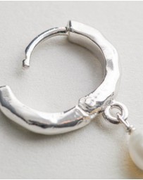 Bianc - Clam Earrings