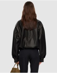 Lioness - Kenny Bomber