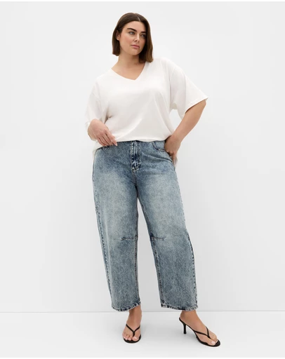 City Chic - Plus size Oversized V Neck Tee - ivory