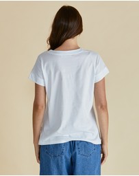 Betty Basics - Tracy V-Neck Tee