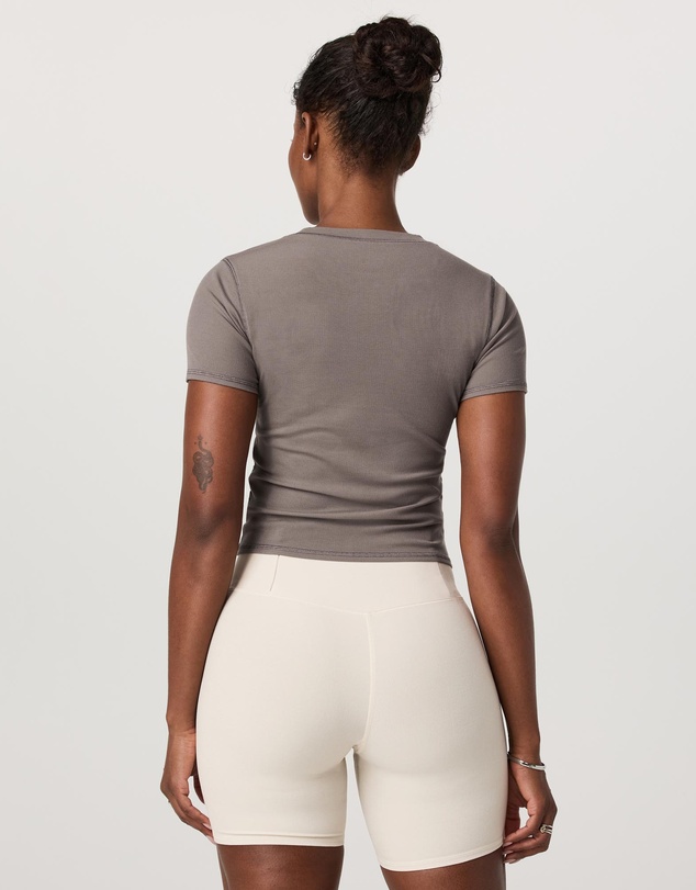 Vuori - Pose Fitted Tee