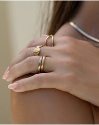 Arms Of Eve - Lorenzo Gold Stacking Ring