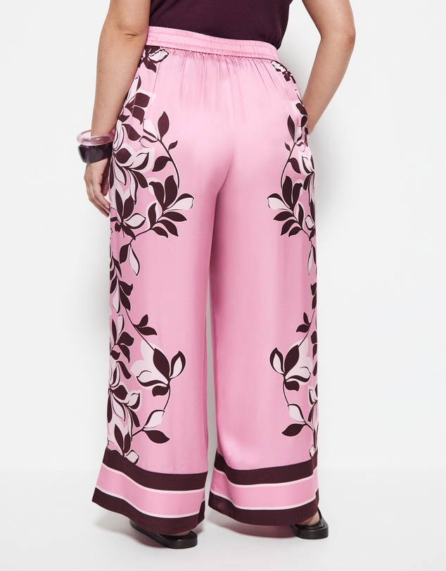 Commonry - Natalia Pant