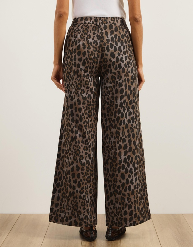 Atmos&Here - Aloura Leopard Print Pants