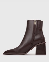 Betts - Danger Leather Pointed Ankle Boots