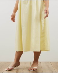 Atmos&Here Curvy - Louisa V-Neck Midi Dress