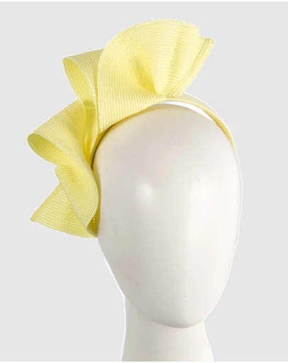 Max Alexander - Large Wavy Light Yellow Racing Fascinator