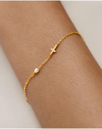 SAINT VALENTINE - Cross & Pearl Bracelet - Gold - ICONIC EXCLUSIVE