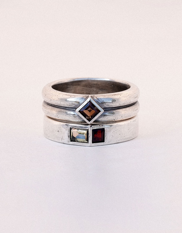 SUE THE BOY - Axis Band Ring