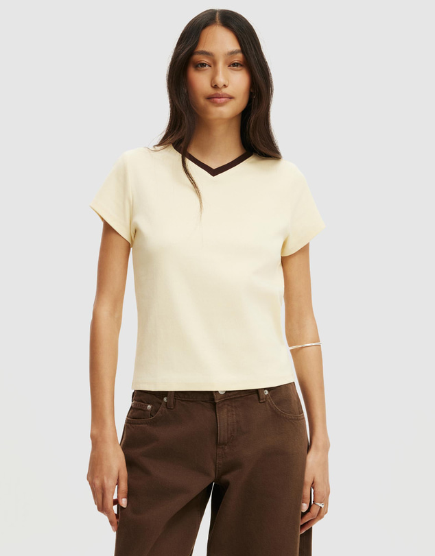 Cotton On - 90s Baby V Neck Tee