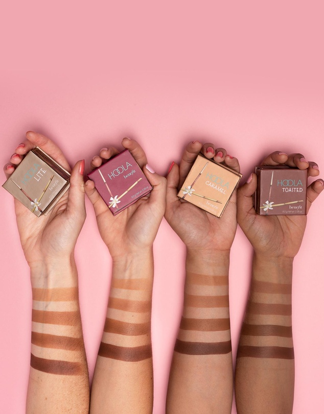 Benefit Cosmetics - Hoola Contourist Palette 2021