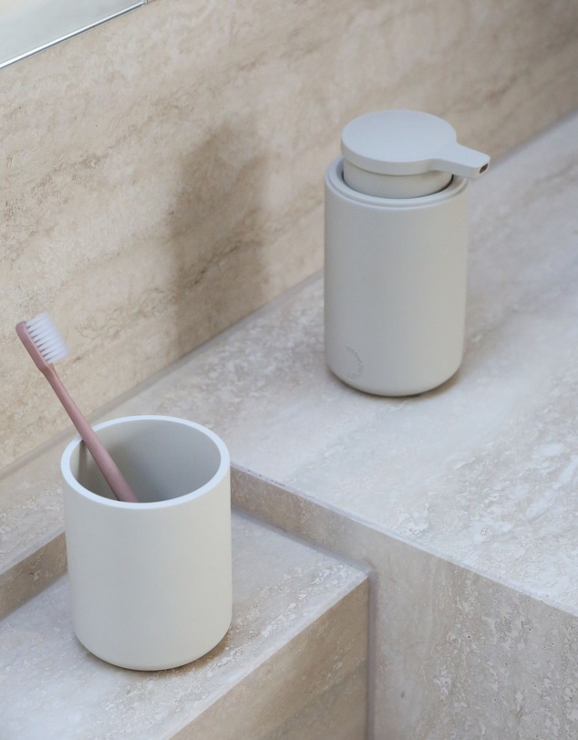 DESIGNSTUFF - ARC Soap Dispenser