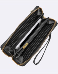 Fossil - Logan Black Zip Clutch