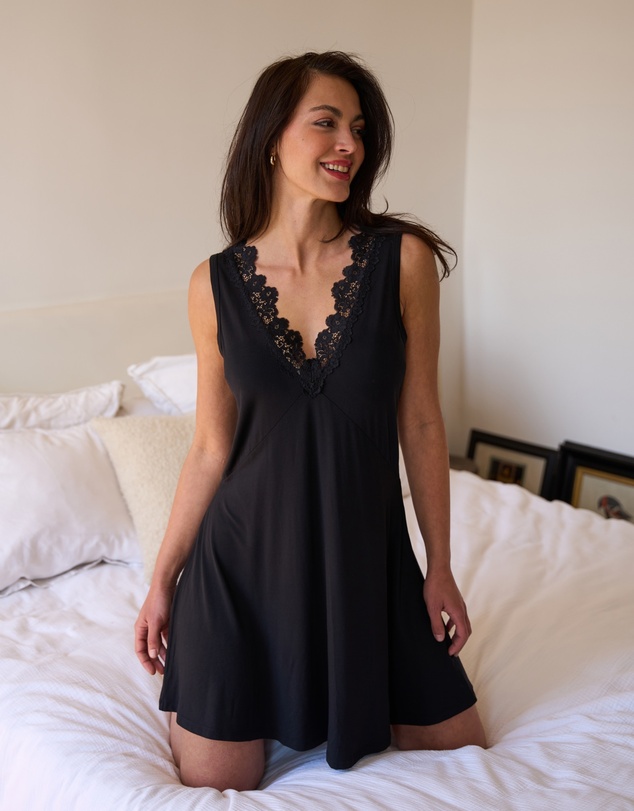 UNE PIECE - Lace Trim Modal V-Neck Nightie