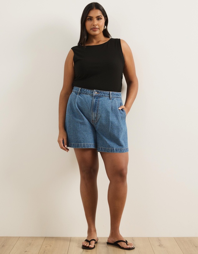 Atmos&Here Curvy - Devon Pleated Denim Shorts