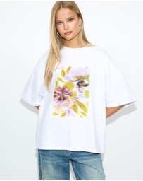 Dazie - Blurred Floral Oversized Graphic Tee