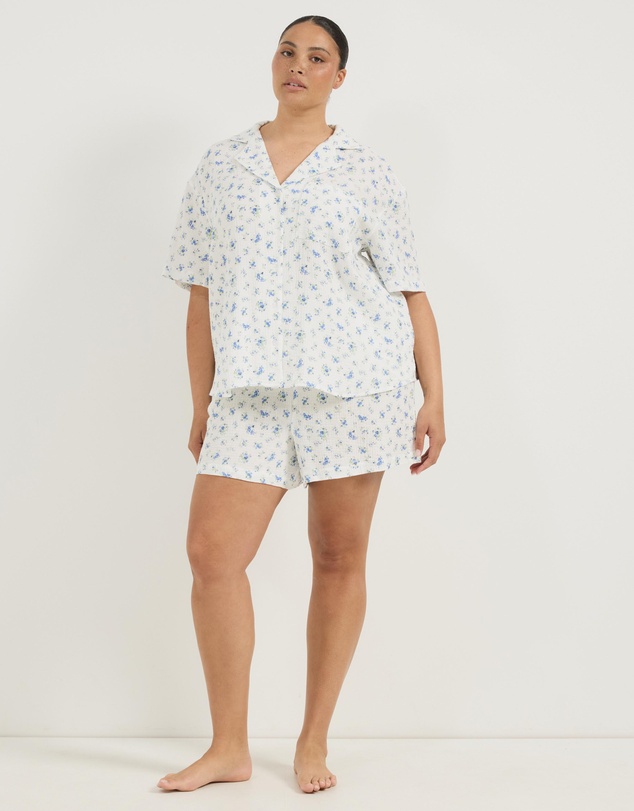 Atmos&Here Curvy - Ditsy Floral Short Sleeve Pyjama Set