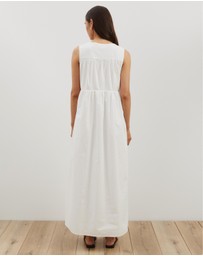 Atmos&Here - Louisa V-Neck Midi Dress