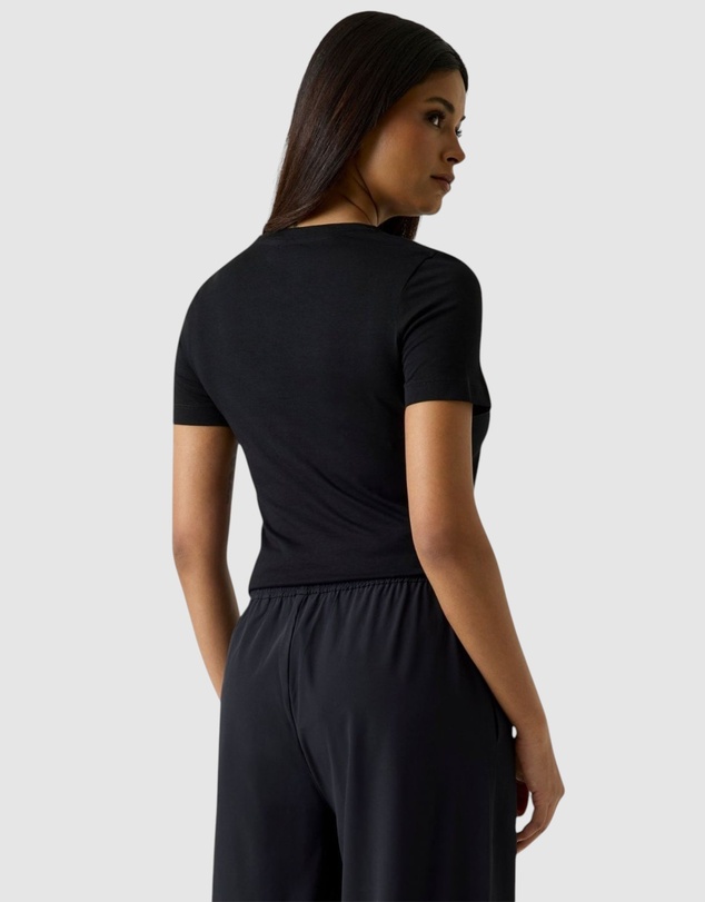 GUESS - Circe Embroidered Active T-Shirt