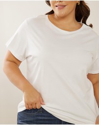 Atmos&Here Curvy - Organic Cotton Crew Neck Tee