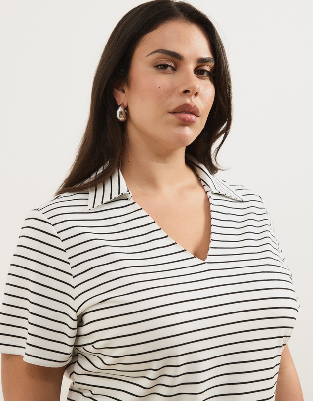 Atmos&Here Curvy - Stripe V-Neck Top