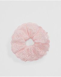 Country Road - Lace Scrunchie