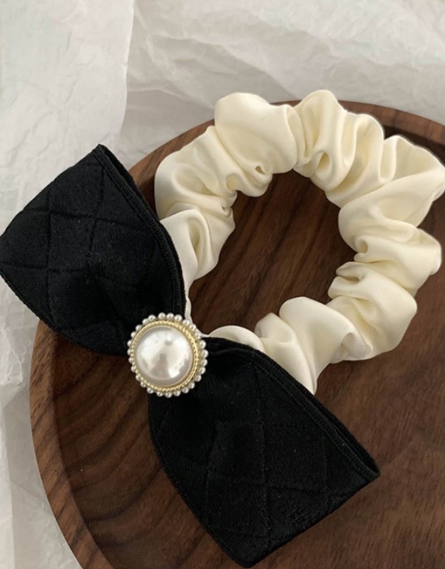 KAJA Clothing - Noir Pearl Bow Scrunchie