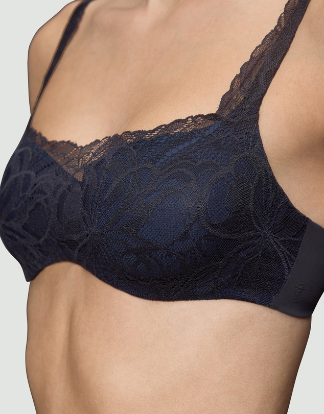 Triumph - Body Make-Up Illusion Lace Balconette Bra
