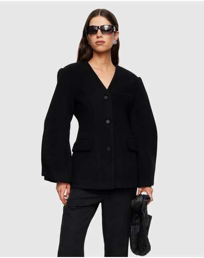 Lioness - Heart Shaped Coat