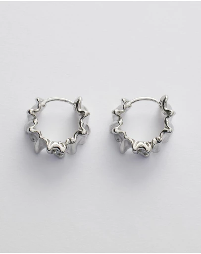 Moira Hughes - The White Label - Iluka Clicker Hoops