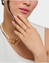 THOMAS SABO - THOMAS SABO Wavy Ring with Freshwater Pearl in Gold
