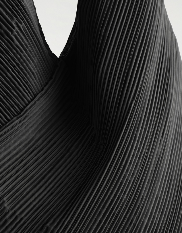 COS - Sculptural Shoulder Bag Plissé