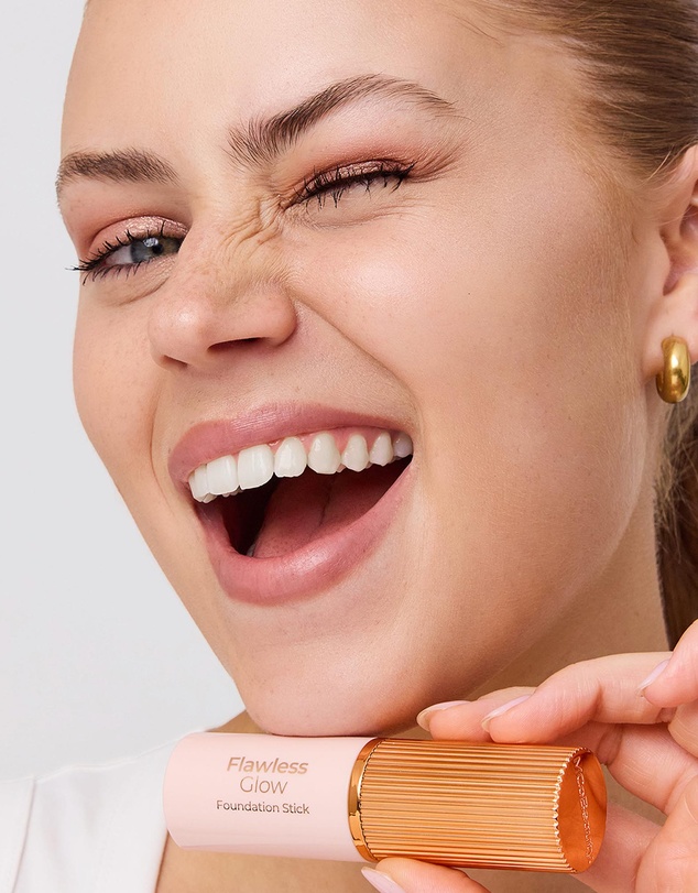 MCoBeauty - Flawless Glow Foundation Stick