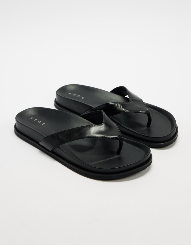 AERE - Leather Footbed Thongs