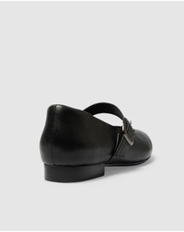 Wide Steps - Danielle