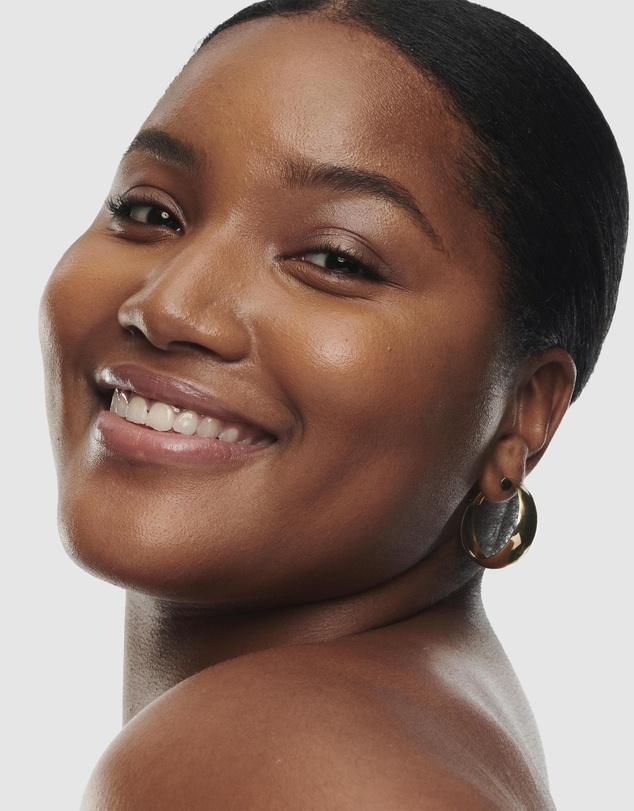 MAC - Studio Radiance Serum-Powered Foundation - NW43